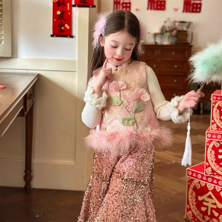 女童国风亮片夹棉马甲毛衣亮片半身裙套装2025新款新中式加厚汉服