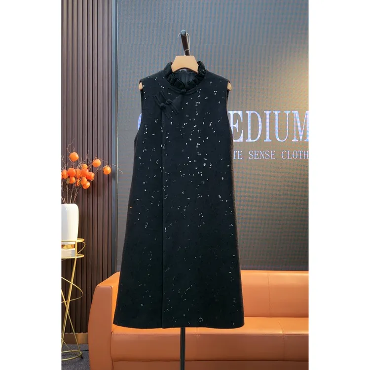 COLD MEDIUM荷叶边重工刺绣中长款马甲外套背心毛呢裙无袖大衣626