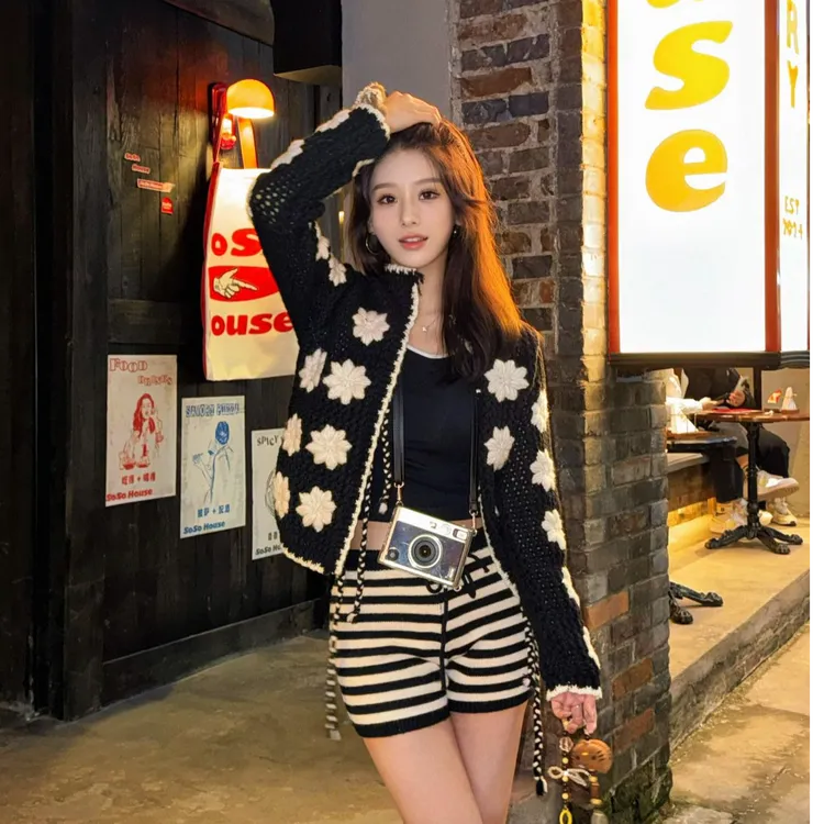 2025秋冬新款时尚条纹短裤气质显瘦宽松洋气休闲百搭短款女裤短裤