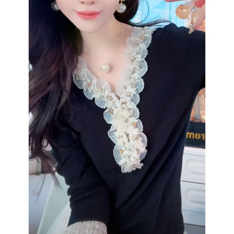 法式静奢重工镶钻v领针织衫女2025秋冬新款蕾丝拼接百搭打底上衣