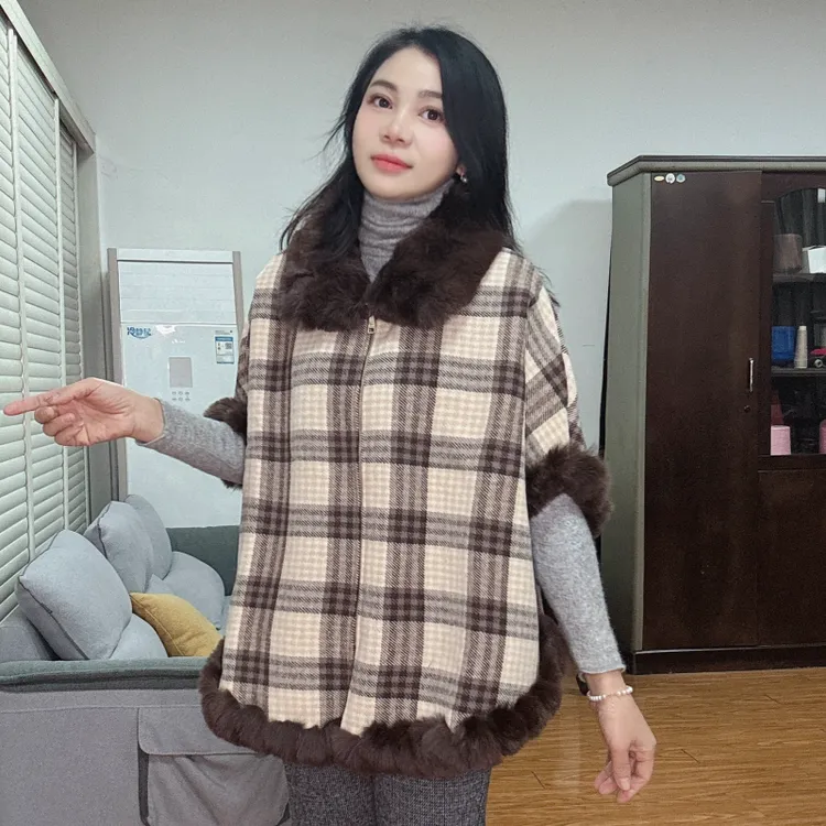 秋冬新款时尚毛领拉链披肩毛毛拼接格子外披气质显瘦百搭短外套