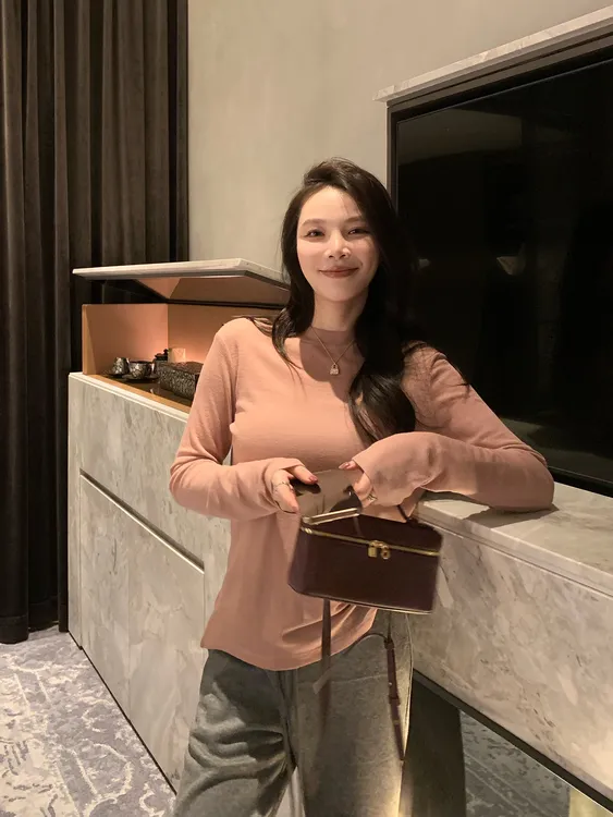 BIG WHITE REMADE“幻粉舞歌”高定50进口羊毛舒感百搭T恤D5L892-1