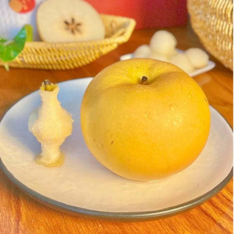 正宗山东秋月梨正宗秋月梨新鲜现摘现发脆甜耀眼多汁孟子义郭麒麟