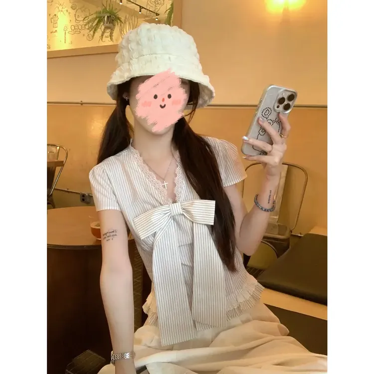 法式设计感蝴蝶结条纹v领挂脖吊带背心女春夏季独特别致短款上衣