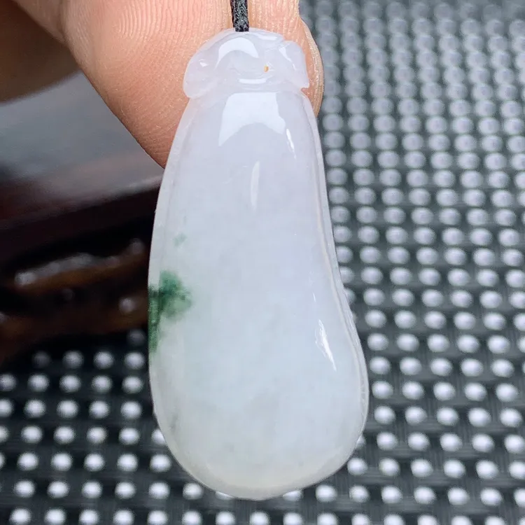 缅甸纯天然A货翡翠冰润飘花厚装女款福瓜挂件吊坠精美俏色精雕