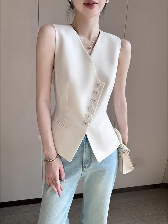 老钱风设计感斜排扣西装马甲女背心2025新款叠穿气质通勤外穿坎肩