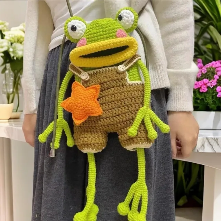 毛线钩针编织大嘴青蛙手工diy材料包手机包斜挎包亲子包生日礼物