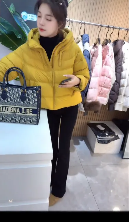 欧货时尚冬新款泡芙棉服女小个子连帽面包服外套休闲百搭棉袄