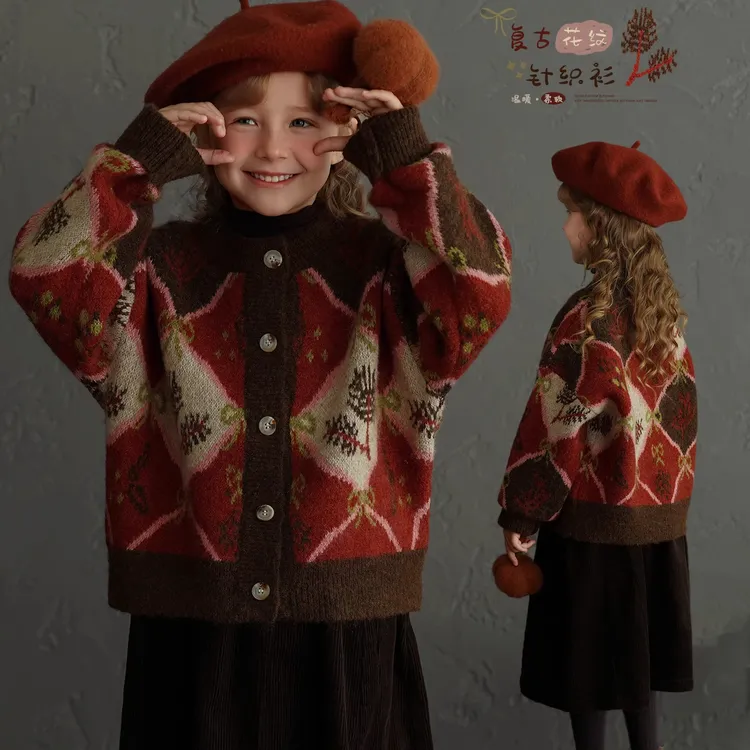 女童新年毛衣红色2025新款秋冬圣诞儿童童装森系针织开衫洋气外套
