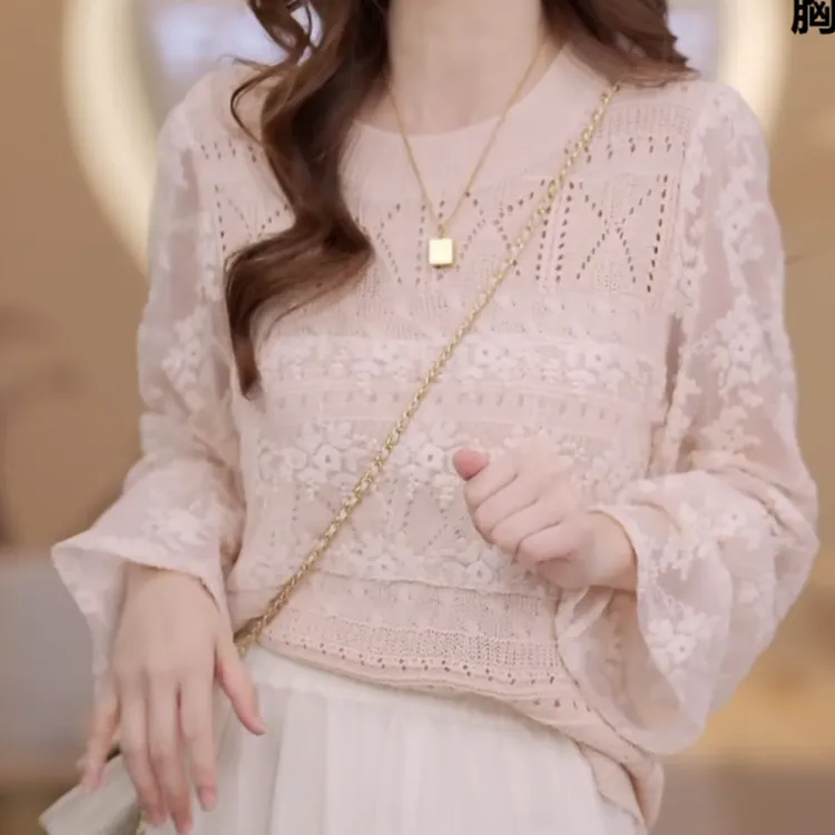 2025秋季蕾丝拼接重工圆领长袖气质上衣休闲小衫LK2506045