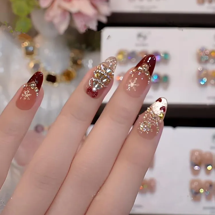 法式带钻猫眼红色手工美甲轻奢新年圣诞光疗高级感穿戴甲爆闪显白