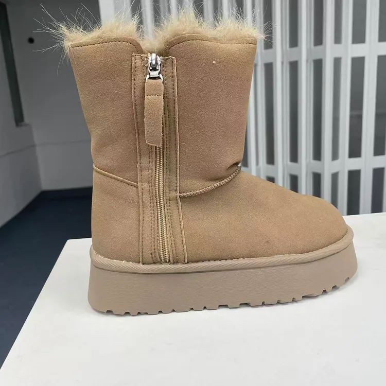 福利款 雪地靴加绒厚底冬季孤品女鞋清仓，偶有瑕疵，介意勿拍