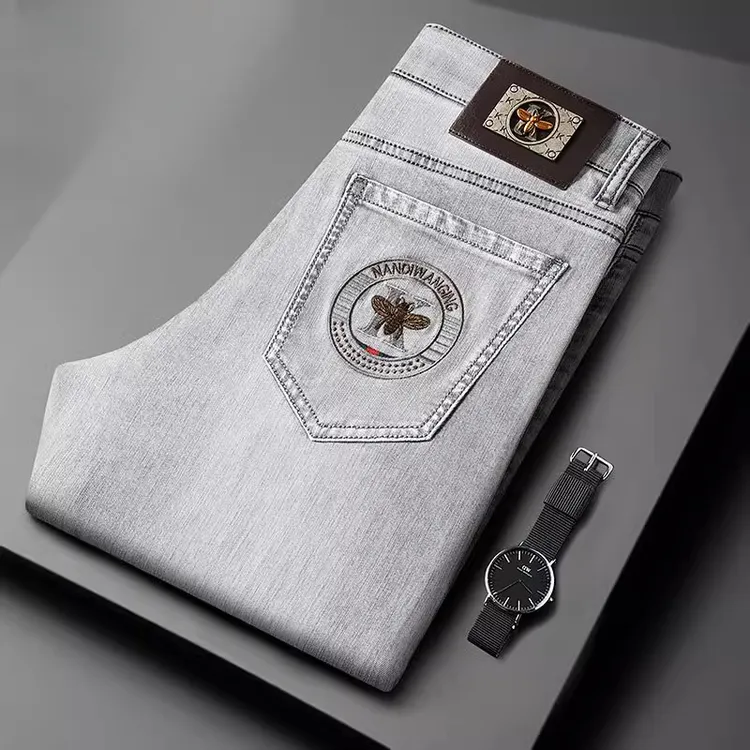 高端牛仔裤男士春夏薄款小直筒修身蜜蜂刺绣长裤显瘦时尚休闲裤男