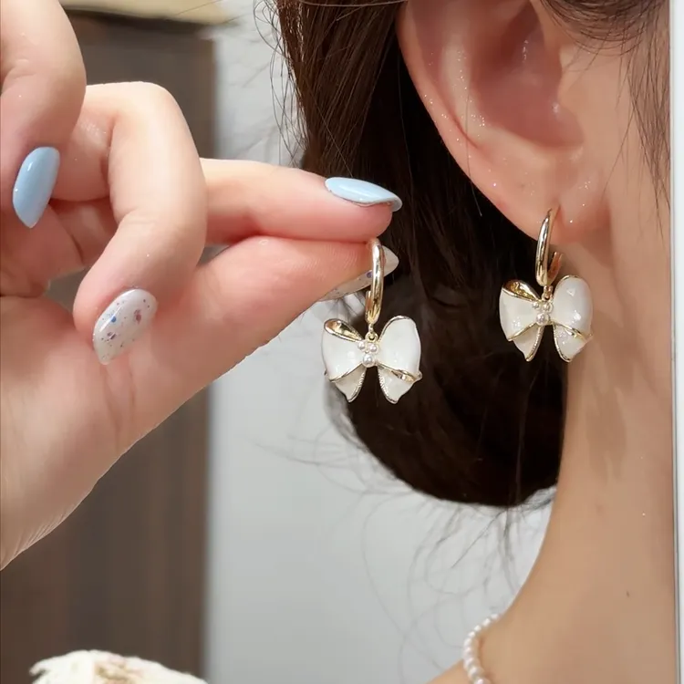 【甜茶】白色耳饰甜美气质复古设计感轻奢时尚小众ES403