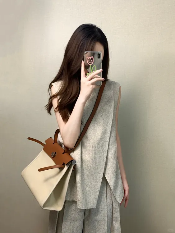 今年流行两件套夏季新款冷淡风高级感韩系减龄马甲上衣休闲阔腿裤