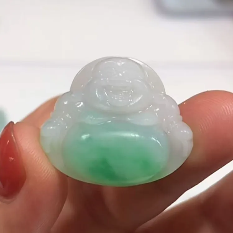 天然缅甸翡翠A货 白底带绿 佛公