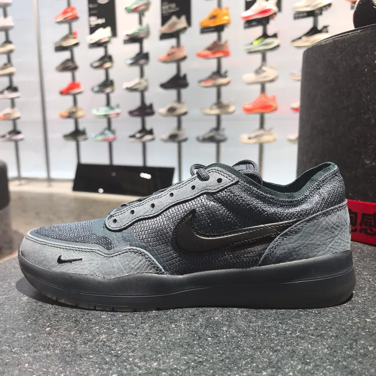 NIKE耐克男子流光风黑色低帮时尚运动休闲滑板板鞋FV8493-402