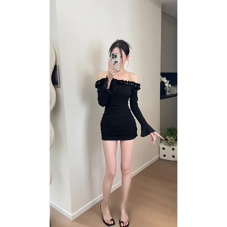 辣妹一字肩钉珠木耳边连衣裙女纯欲性感设计气质显瘦显瘦包臀短裙