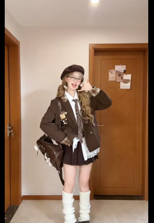 西服外套女2025秋季新款时尚套装韩版宽松休闲衬衫半身裙三件套