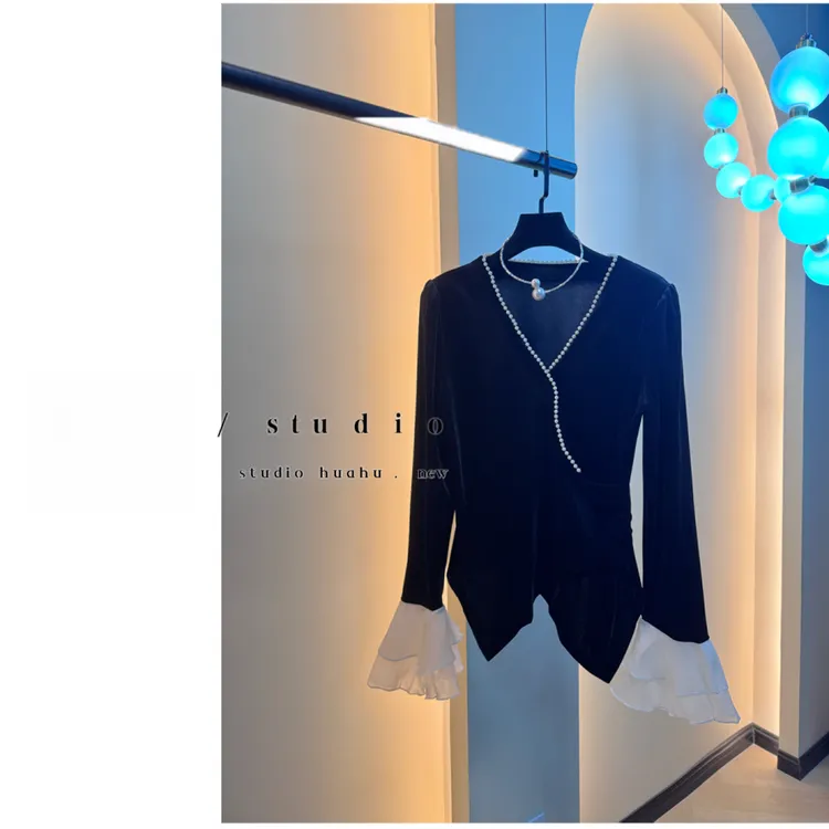 黑白拼接手工珍珠v领喇叭袖法式衬衣2025new秋冬