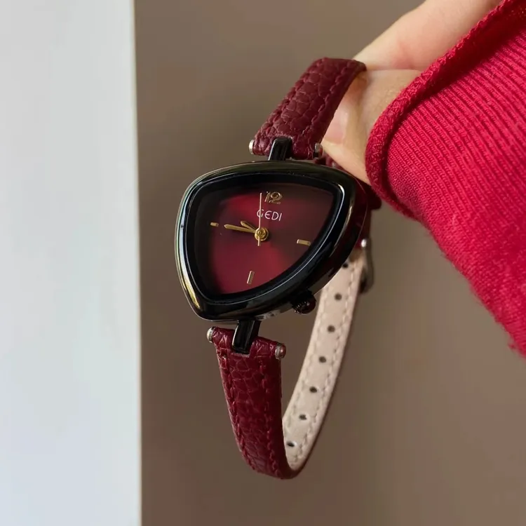 小众独特设计感百搭三角盘气质时尚轻奢腕表高级手表女ins72007