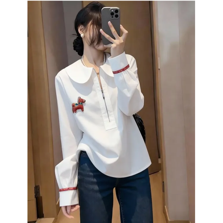 简约潮流时尚百搭藏肉通勤休闲随性白色衬衫女春季新款娃娃领上衣