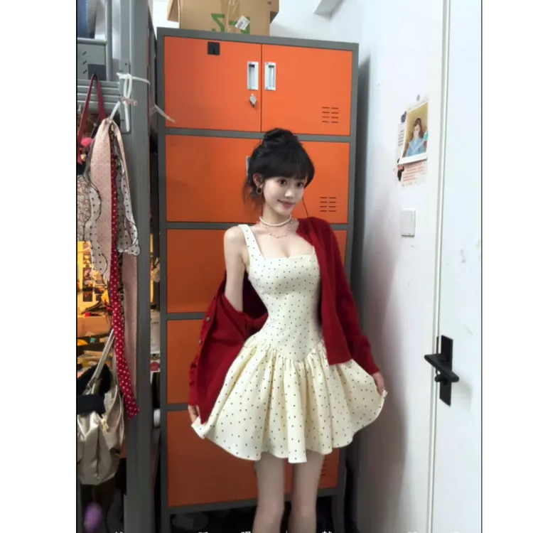 法式甜美轻熟时尚风一整套穿搭红色开衫外套女搭配气质收腰波点裙