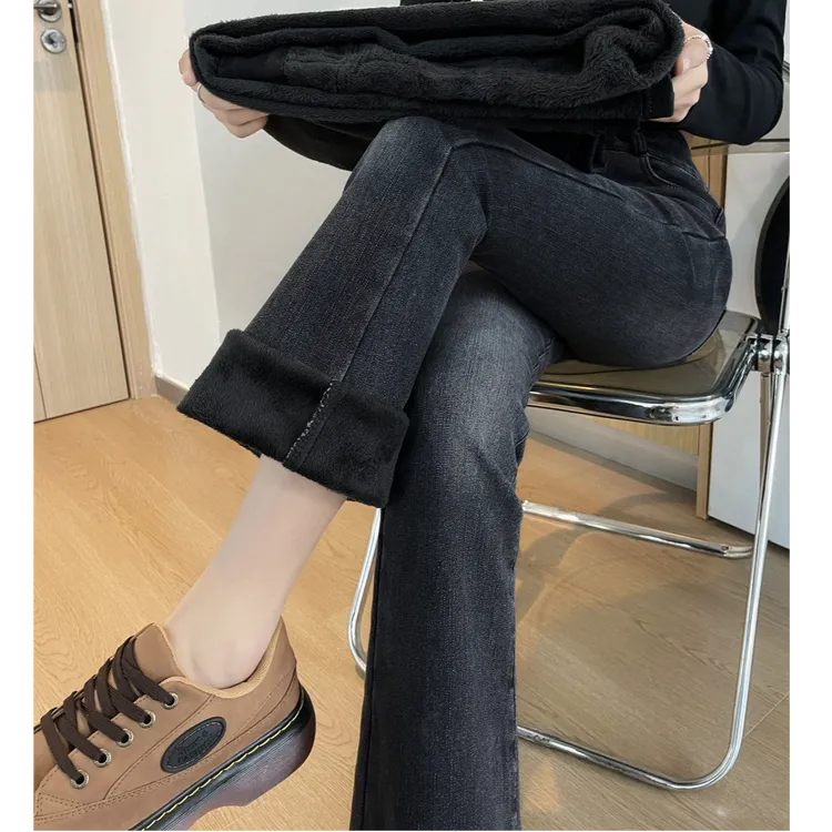 黑灰色加绒加厚微喇叭牛仔裤女秋冬2025新款高腰显瘦弹力外穿裤子