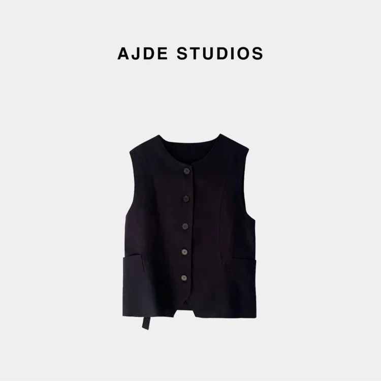AJDE｜老钱亚麻马甲 01