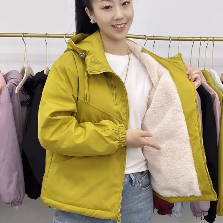 【加绒加厚】冬款简约通勤连帽长袖短外套防风软壳冲锋衣女