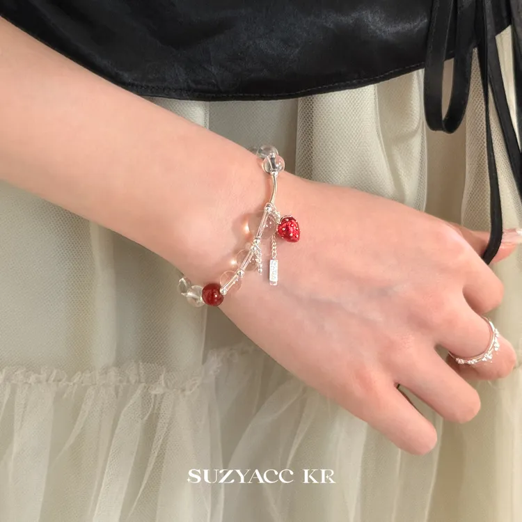 Suzyacc Kr 925银手链 925银草莓吊坠手链少女心气质可爱DC0228
