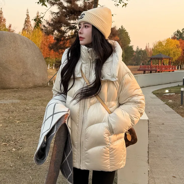 宿慕SUMU连帽鹅绒服珠光锻面财阀千金女装2025冬季鹅绒羽绒服6865
