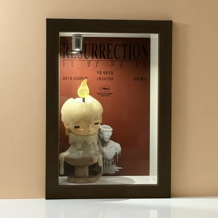 适用泡泡玛特易烊千玺小野盲盒收纳盒展示架相框造景摆件小小的我