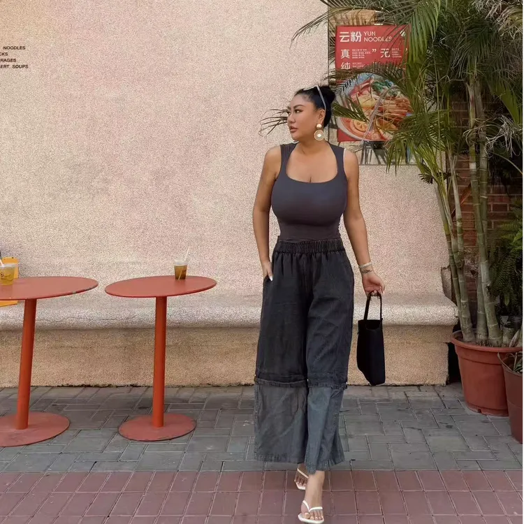 亚男家时尚新款街头百搭撞色拼接设计宽松显瘦做旧阔腿九分牛仔裤