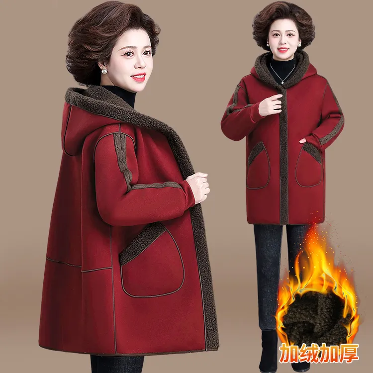 妈妈冬装外套加厚羊羔绒大衣中老年人冬季加肥加大码奶奶装棉衣女