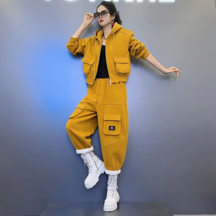 WT-2冬款加绒立体荷包口袋连帽外套-加绒线条对称口袋装饰裤子