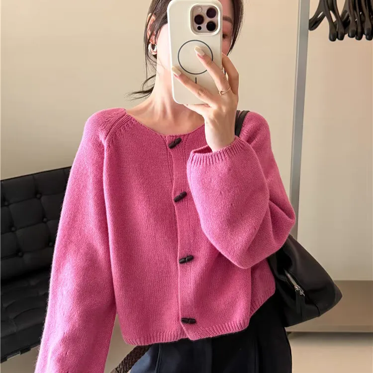 复古牛角扣圆领毛衣开衫女秋冬新款宽松慵懒风针织衫短款外套上衣