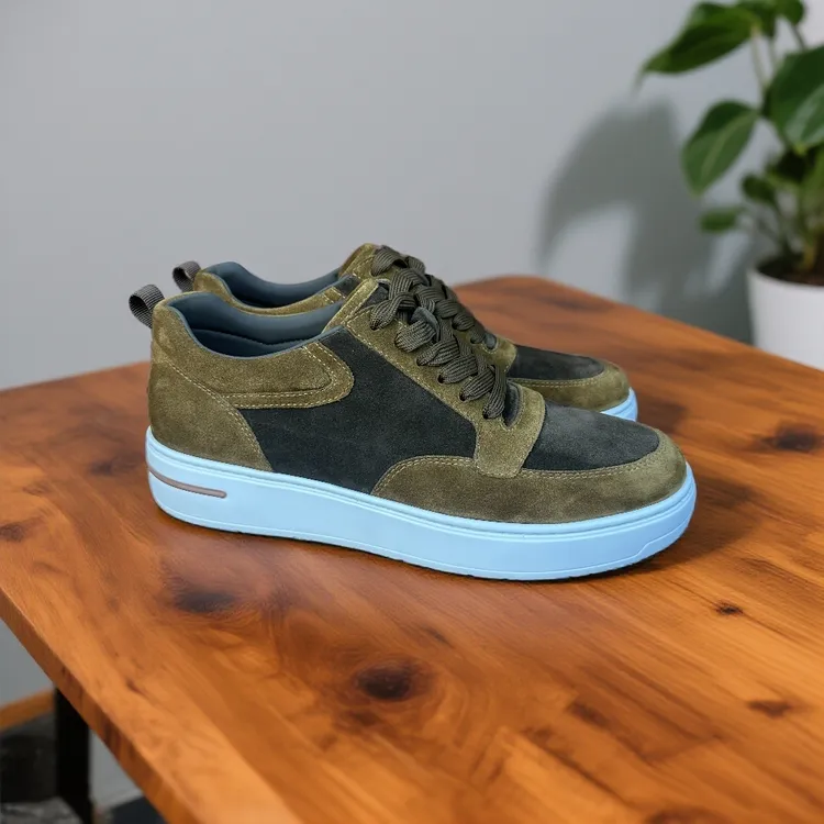 潮流休闲皮革拼接休闲板鞋冬季透气男款潮鞋纯色鞋子休闲鞋