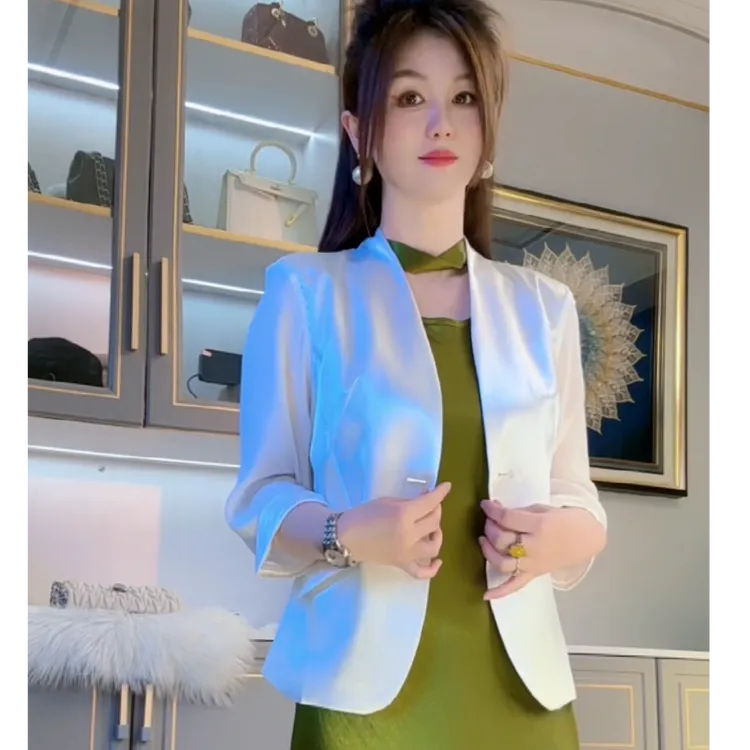 光泽感西装外套夏季薄款七分袖V领修身小西服小西装女款2502