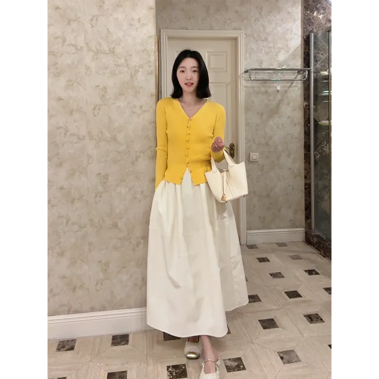 郭九九呢 羊毛桑蚕丝迪士尼在逃公主显瘦开衫高腰半裙G924A20997