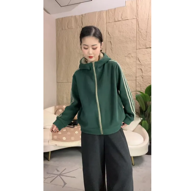 加厚加绒保暖三条杠撞色连帽奥粒绒外套（S3018款）