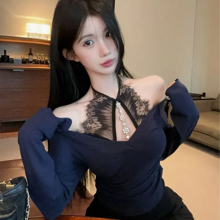 秋冬新款重工水钻拼接蕾丝挂脖V领长袖上衣纯欲风叠穿假两件T恤女