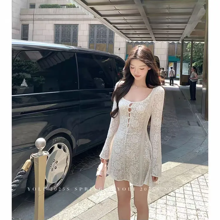 镂空设计纯欲法式长袖连衣裙女秋新款修身A字裙子短裙