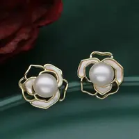 【高途佳品】山茶花白色珍珠耳钉