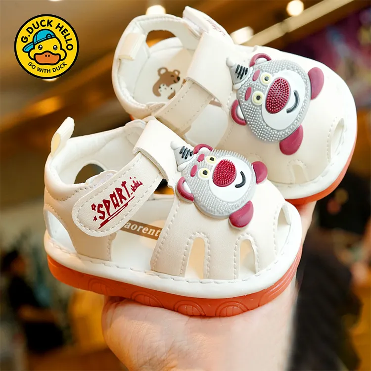小黄鸭夏季凉鞋初学者宝宝鞋子婴儿鞋子软底防滑叫叫鞋卡通学步鞋