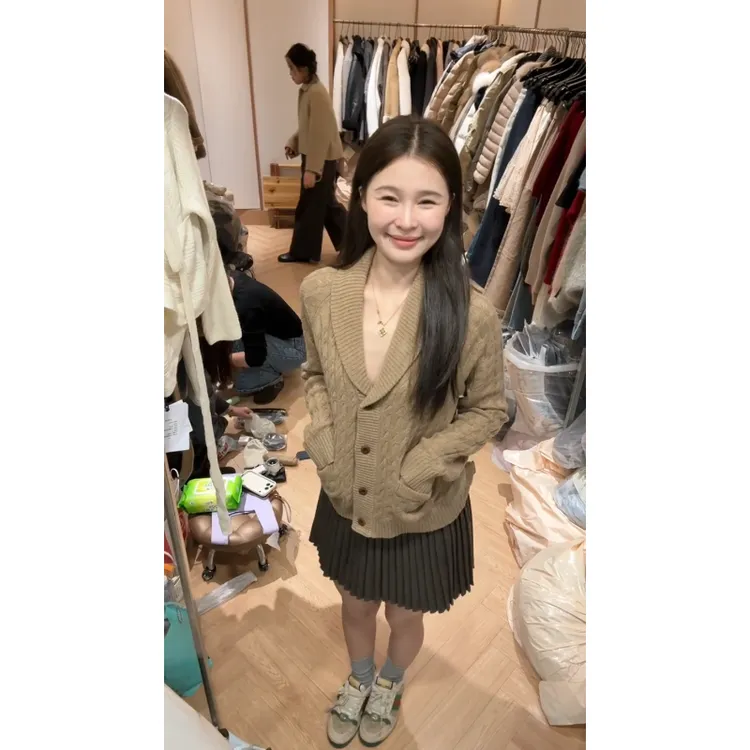 MARIE.COCO秋冬新款纯欲装软糯针织开衫毛衣搭半身裙气质女套装