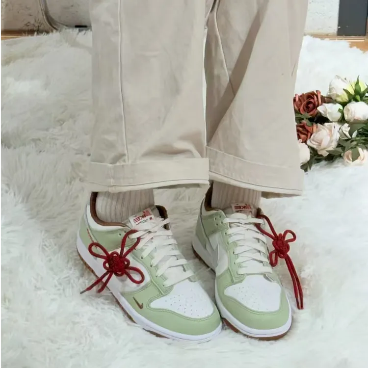 耐克NIKE DUNK LOW GS 大童女款白绿蛇年新款低帮板鞋 HV6001-101