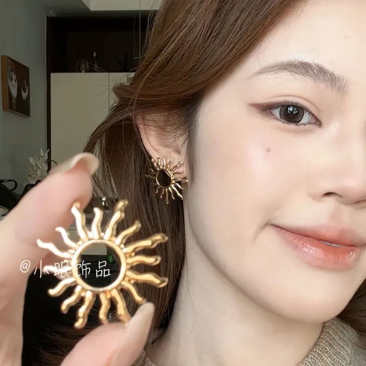 锌合金耳饰 金色太阳花耳环高级感独特绝美夸张气质度假风耳饰品