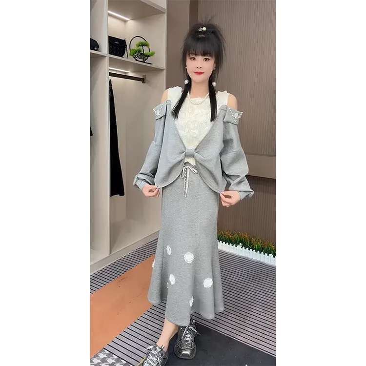 新款时尚减龄套装