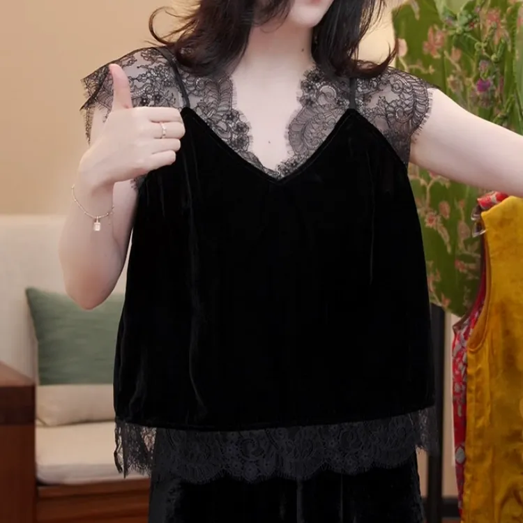 2025夏季新款休闲时尚设计感V领蕾丝拼接上衣LK2503877
